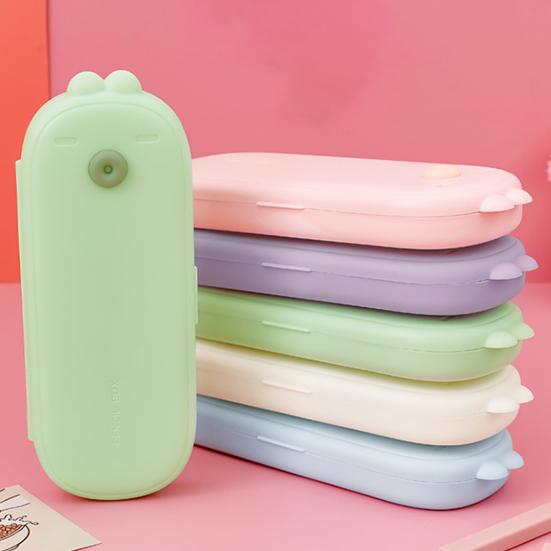 Stationery Pen Box Bunny Shape Design Sealed Snap Closure Large Capacity Pencil Case Food-Grade Silicone Soft Silicone Pen Holder School Supplies