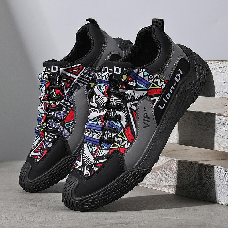 2025 autumn new men's shoes trend cartoon graffiti cloth shoes Korean version casual single shoes youth versatile board shoes