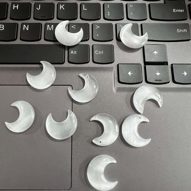 Resin Cat Eye Moon Necklace Black/White Moon Pendant Necklace Jewelry New Chinese Style Simple Clavicle Chain Women Men