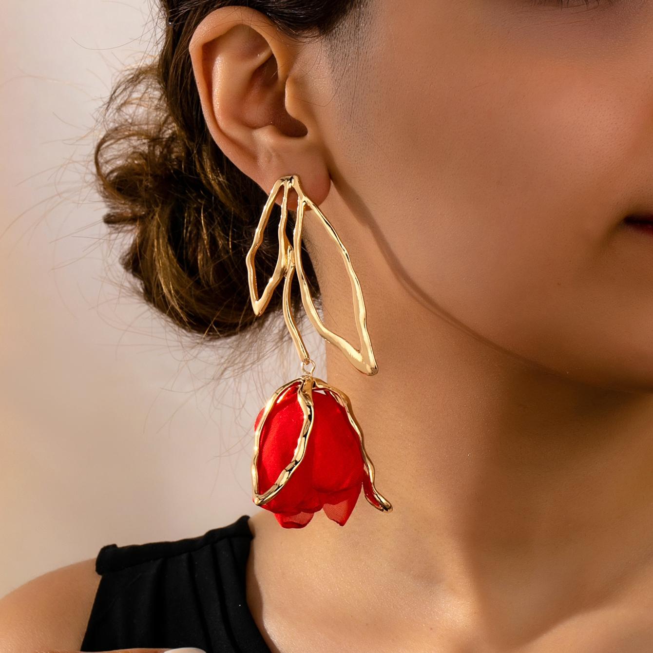 

Women s Fashion Earrings, Elegant and Exquisite Metal Tulip Hollow Flower Earrings, Suitable for Daily Wear, Dating, Vacation, and Gift-Giving
