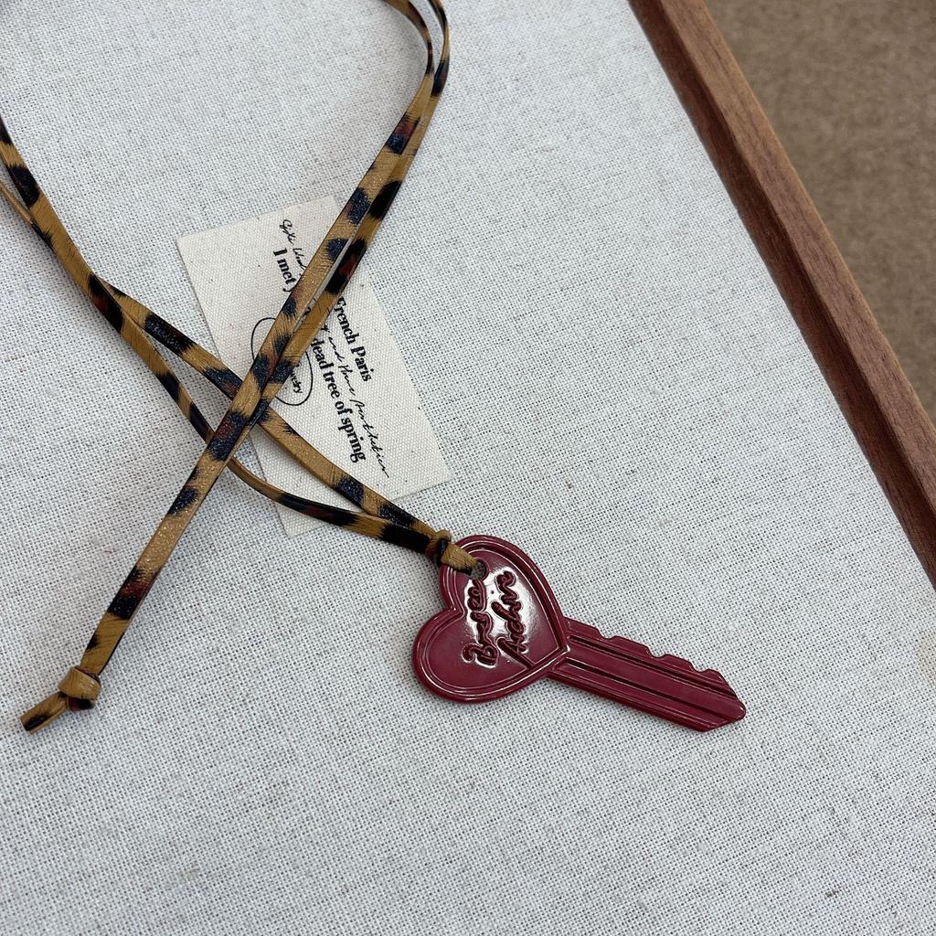 Red Floral Heart Necklace for Women - High-End 2024 Korean Fashion Sweater Chain for Autumn/Winter