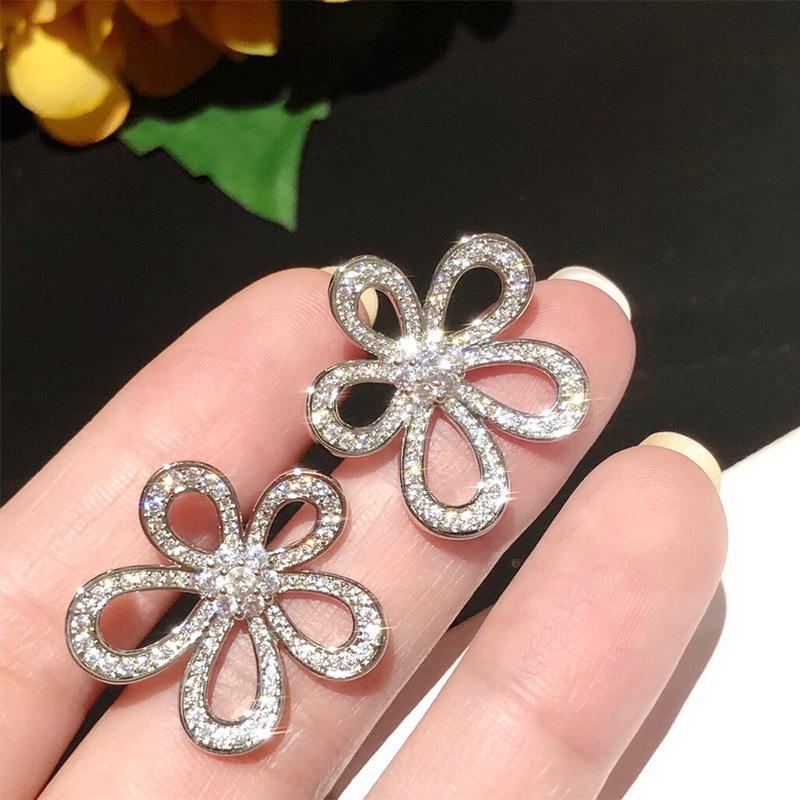 Diamond Hollow Sun Flower Fashion Atmosphere Niche High-end Design Stud Earrings