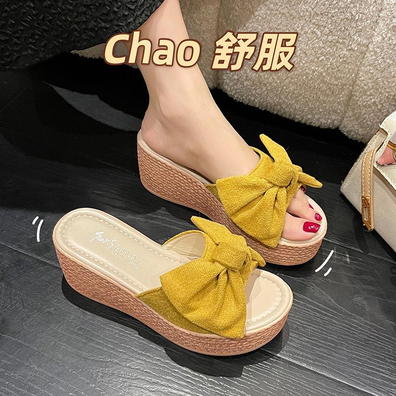 

2025 fashion summer new Korean version wearing sandals bow muffin bottom women s foreign trade thick bottom wedge slippers women 43 лимонно-жовтий колір