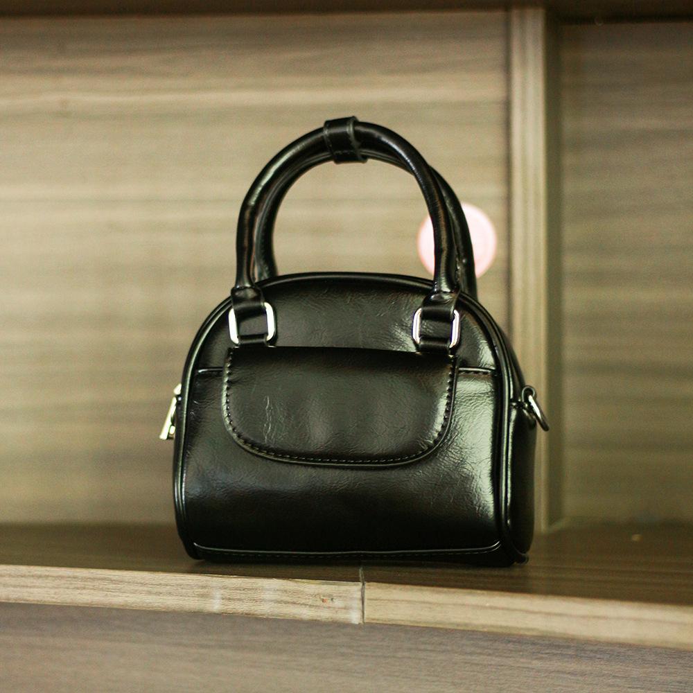 

Handbag Female Niche Design Shell Bag Retro Cross-body Bag Carrying Small Square Bag чорний