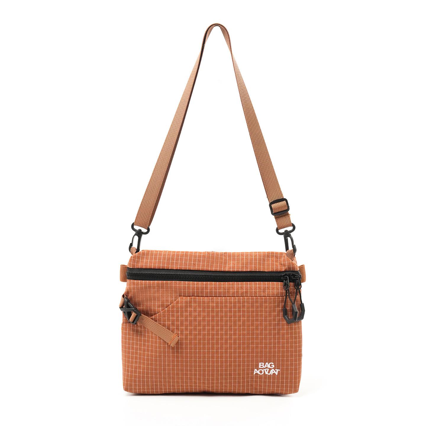 

Lightweight anti-splashing mobile phone bag female personality versatile messenger bag tooling style sports shoulder bag commuter small square bag оранжевый