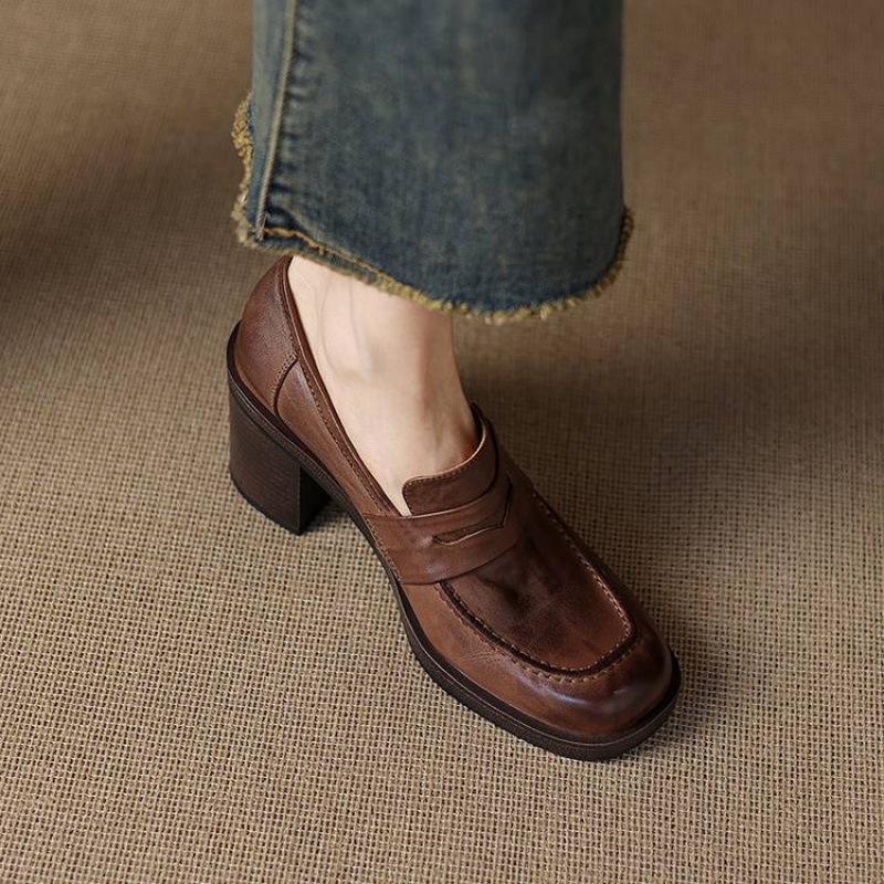 

Новые женские кожаные лоферы большого размера, однотонные на среднем каблуке из коровьей кожи на толстой подошве, туфли с низким верхом для ношения в течение четырех сезонов, одинарные туфли для женщин 40 коричневый