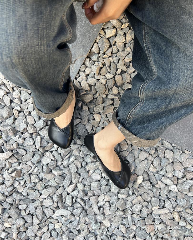 Simple square head shallow mouth flat sole shoes women's spring 2025 new commuting temperament gentle four-season ladyshoes