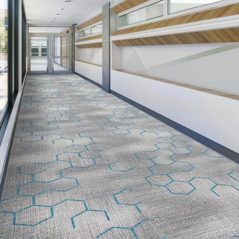 Gruby dywan ognioodporny do hoteli i klubów