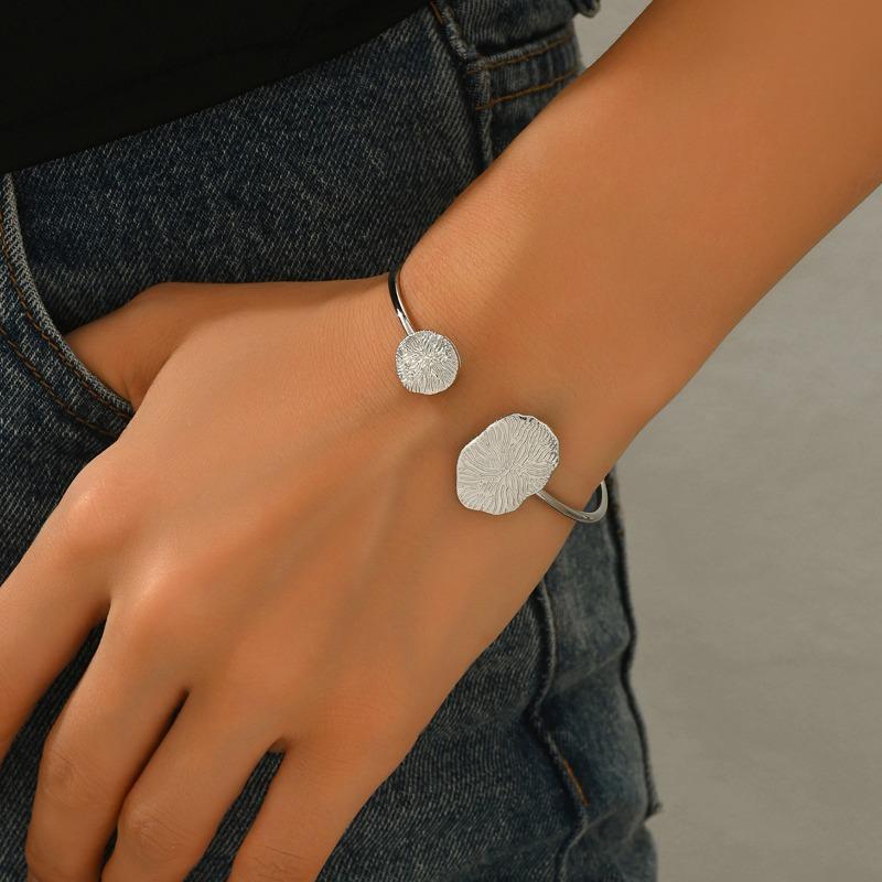 Fashion exaggerated irregular vortex design sense open ring alloy geometric spiral bracelet set women