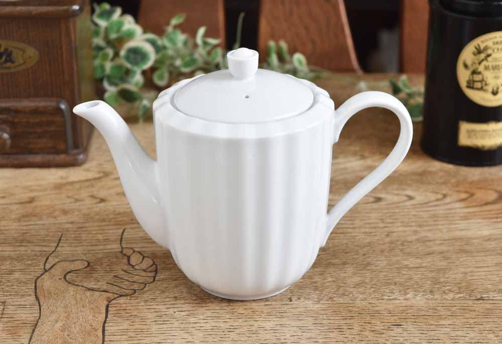[White Tableware] Shatter-Resistant Reinforced Porcelain Pure White Tiara Frill Teapot 600cc