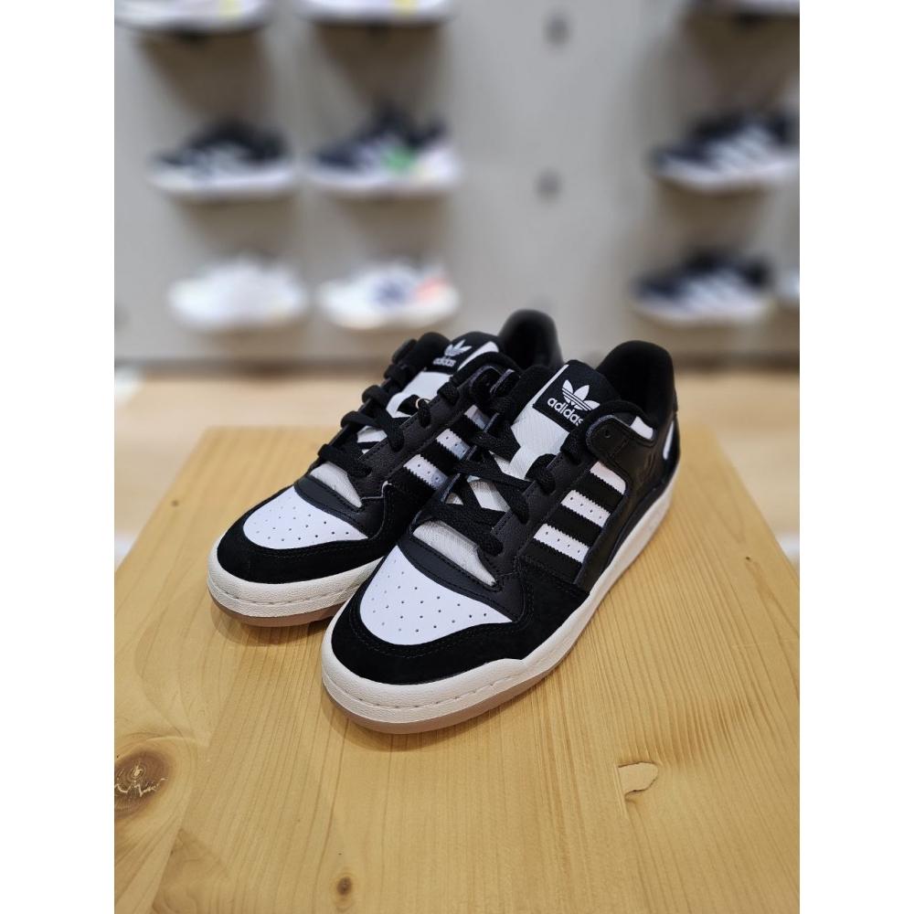 

Adidas Original Unisex Forum Low Classic FORUM LOW CL ID6857