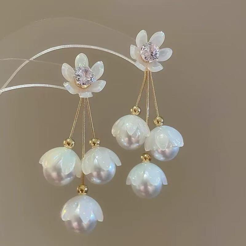 Elegant Imitation Pearls Earrings Luxury Long Flower Ball Earring Bridal Wedding Party Jewelry Banquet Party Holiday Dressing Gift