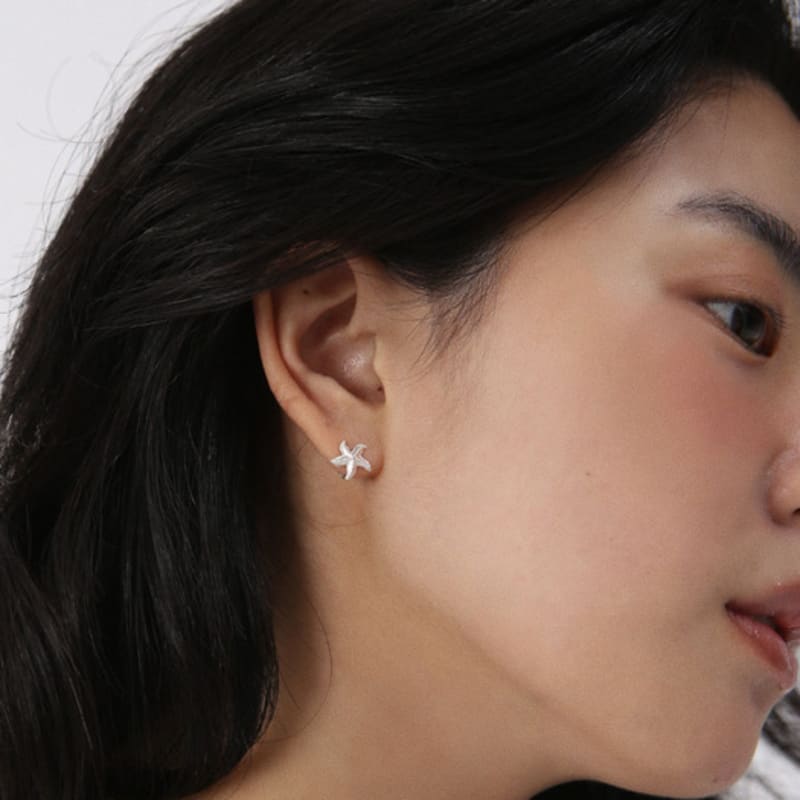 Moodydoo Starfish earring