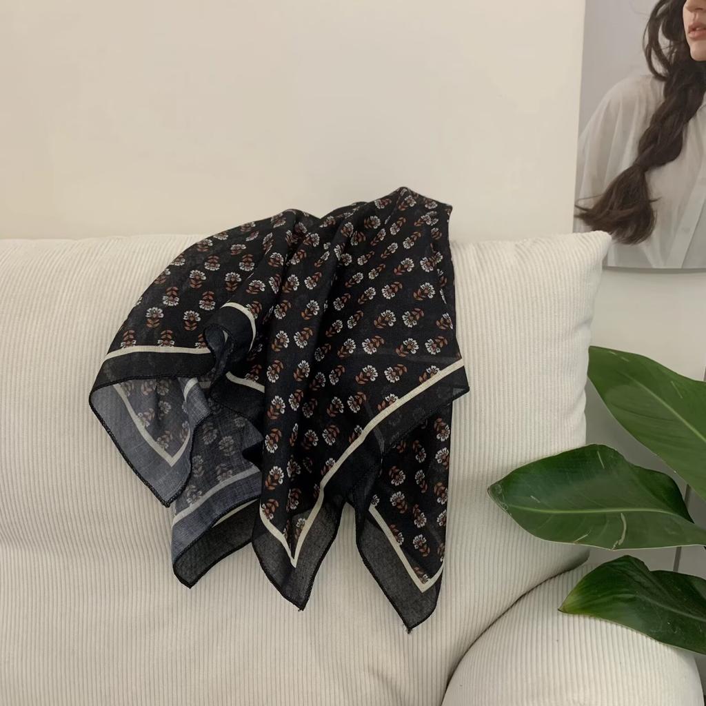 Cotton and linen headscarf small square scarf 11 * 11cm silk scarf square scarf polka dot silk scarf ribbon thin soft high-end silk scarf
