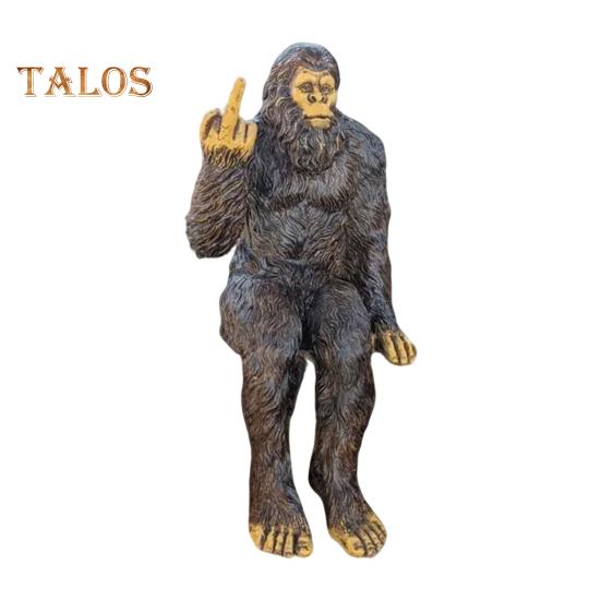 Middle Finger Sasquatch Figurine Resin Scissors Hands Savage Statue Sculpture Home Office Indoor Outdoor Garden Decoration Ornament