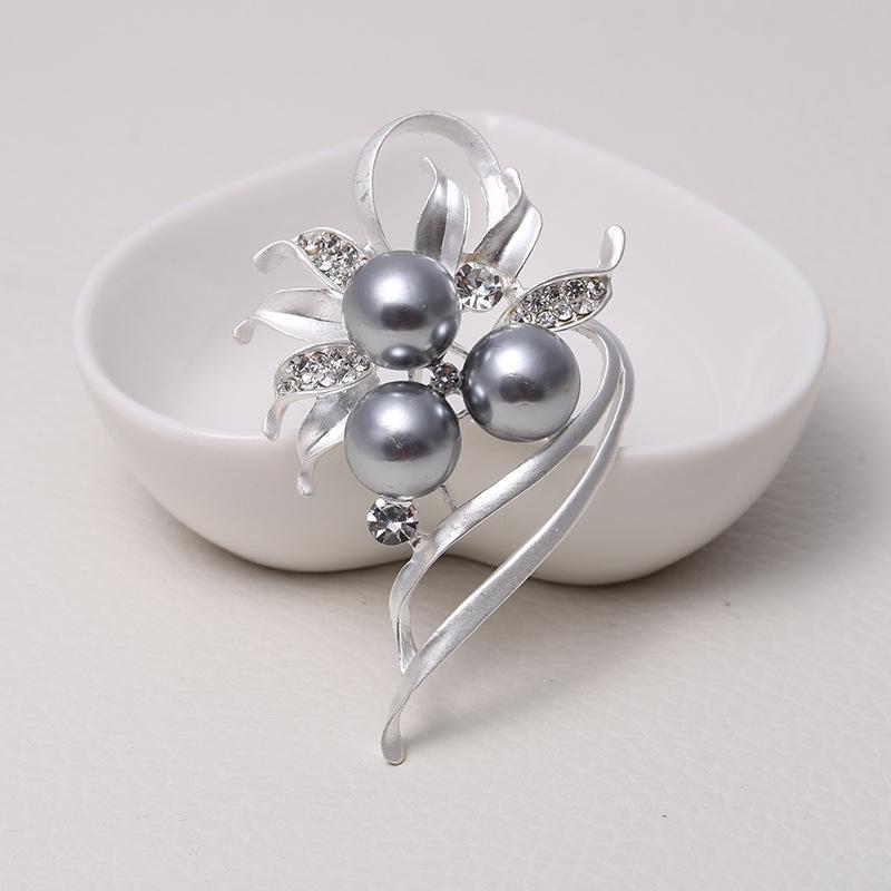 Vintage Topa Brand Palace Flower Leave Brooch Pin Women's Men's Clothing Coat Plant Matte Brooches Badges Trendy Buckle Pin Gift