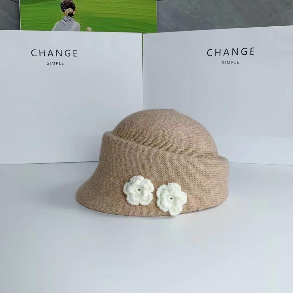 Ambience camel wool knitted flower equestrian hat autumn and winter niche face newsboy hat cap