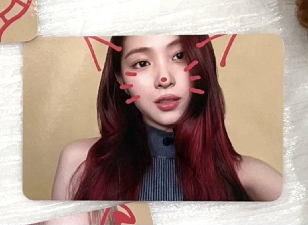 

[Б/У] itzy Рюджин GWBG makestar Lakidro Лимитированная торговая карта B