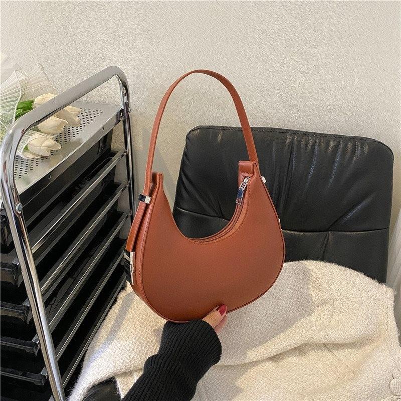 Vintage Retro Fashionable Shoulder Bag For Women Stylish Versatile Small Crossbody Purse