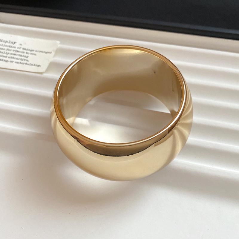 European and American Beige Irregular Geometric Resin Bracelet Light Luxury Temperament Bracelet Retro Exaggerated Jewelry Women