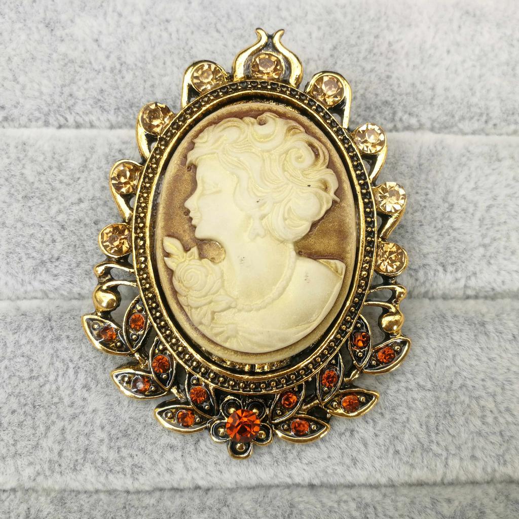 Vintage Victorian Cameo Elegant Queen Head Portrait Brooch For Women Antique Wedding Bridal Bouquet Clothing Jewelry Gifts