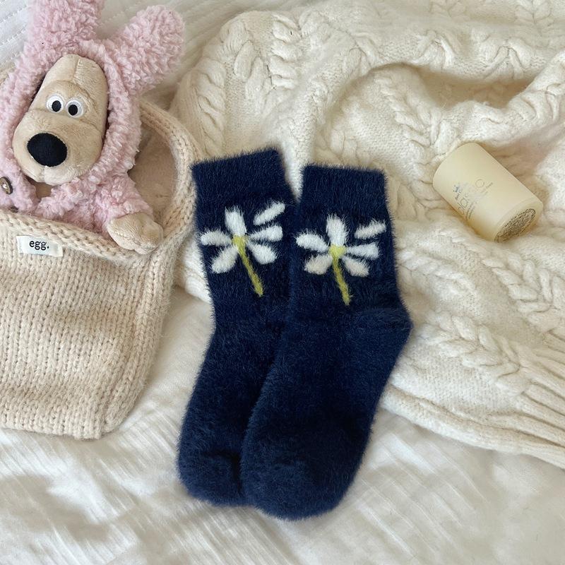 Mink Fur Small Flower Cute Home Fleece Warm Mid-calf Women's Socks, Women's Autumn and Winter Thickened Snow Mohair Socks