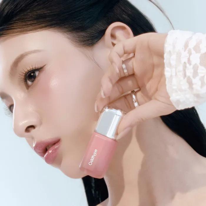 

Невидимый оттеночный бальзам для губ 12 оттенков 877 Rizz Rizz