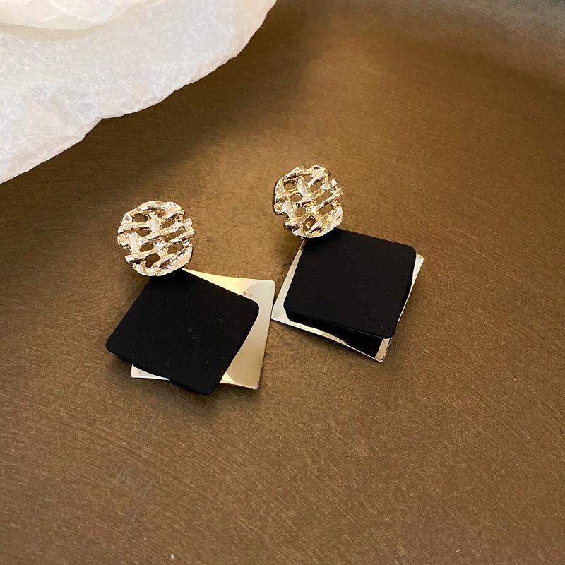 Black retro flower butterfly earrings temperament high-end stud earrings fashion niche versatile light luxury earrings