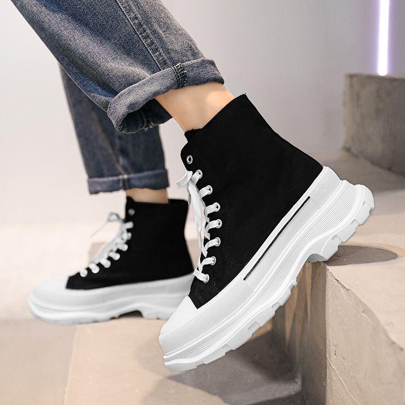 Neue, unsichtbare, innenliegende Erhöhung: 12 cm hohe Canvas-Sneaker mit dicker Sohle – vielseitige Dad-Sneaker im Dad-Stil.