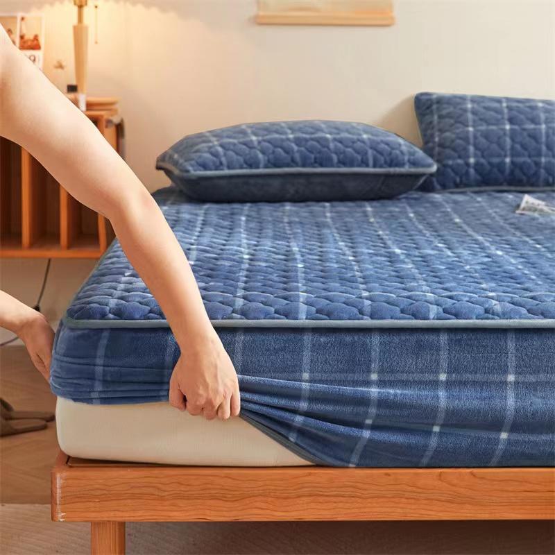 Soft Thicken Velvet Quilted Bed Pad Protector Cover Luxury Flannel Mattress Cover Winter Bed Cover Not Included Pillowcase
