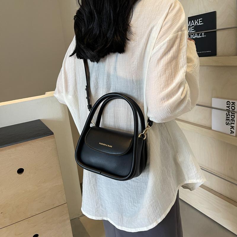 Bag Women's 2025 New Crossbody Bag Summer Versatile One Shoulder Portable Small Square Bag Premium Sense Work Small Bag