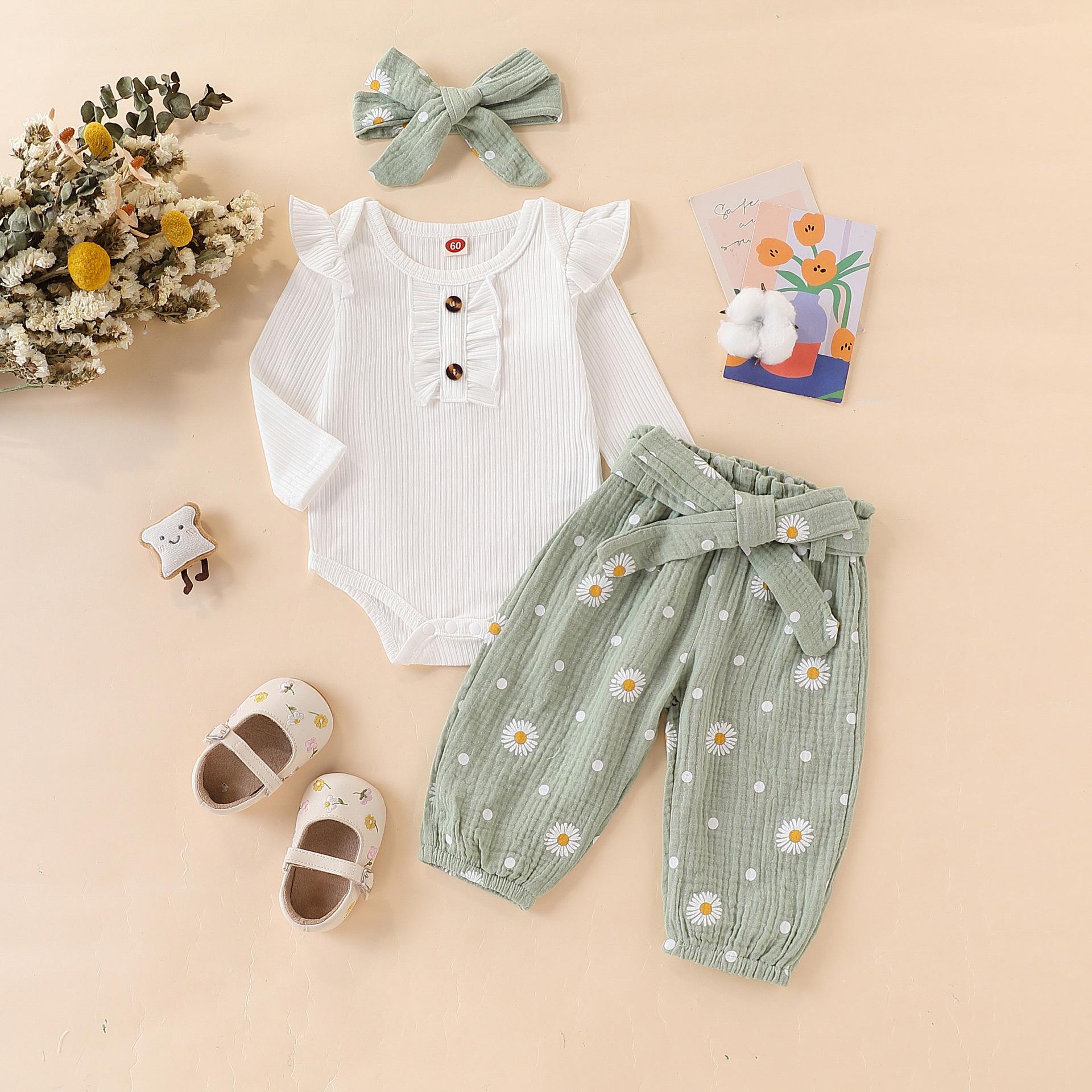 

Three-Piece Baby Onesie Set 60 cm світло-зелений колір