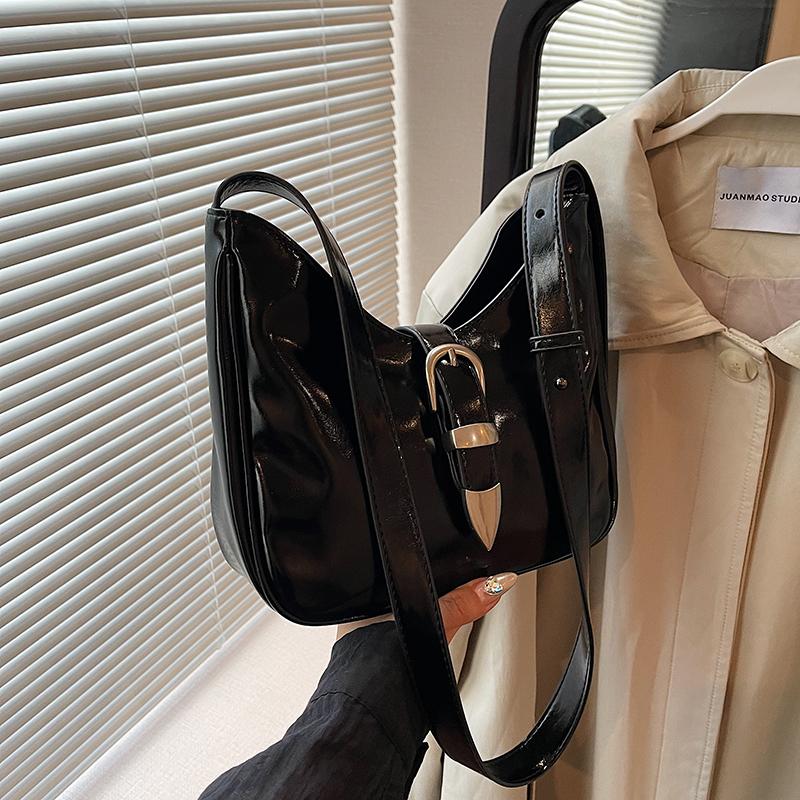 Модные женские сумки через плечо — фото 6