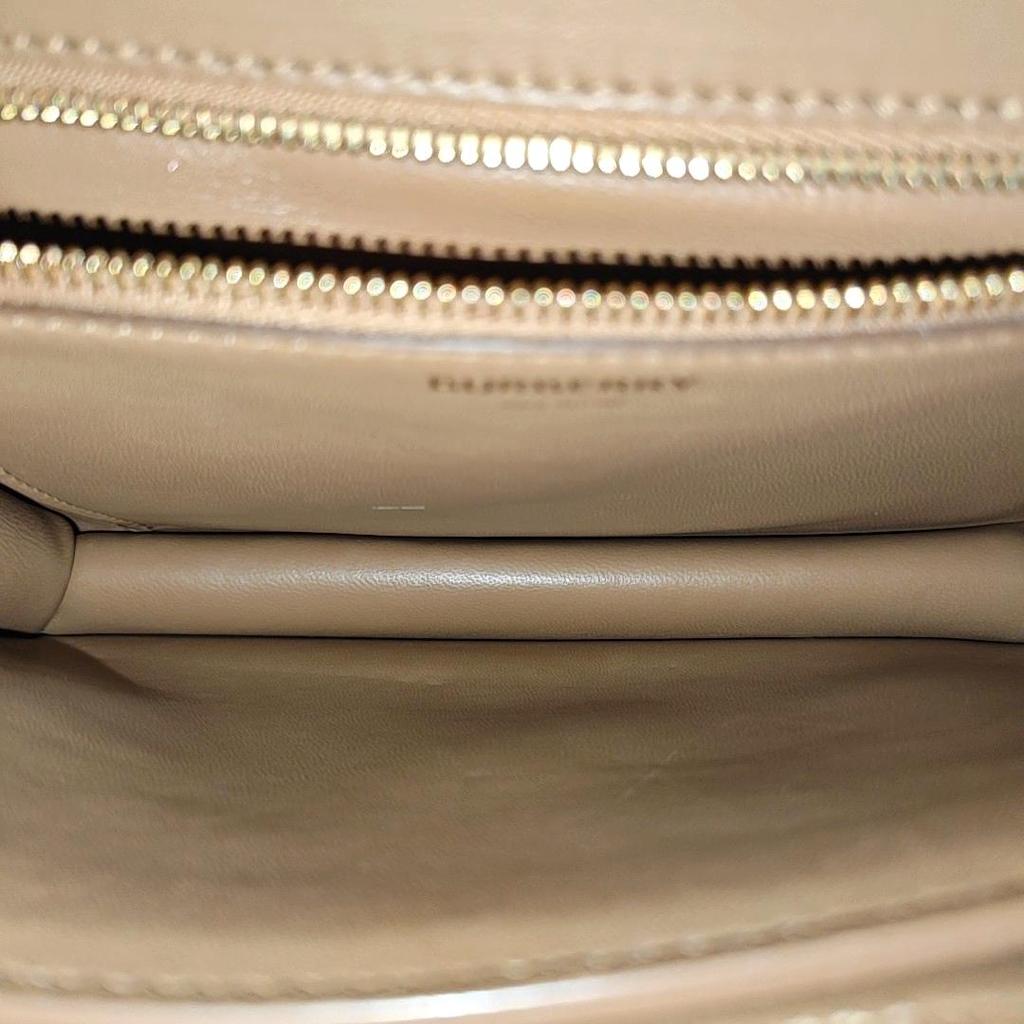 [Pre-Owned] Tb Small Brown Leather Shoulder Bag With Gold Hardware And Detachable Strap - Very Good #1LPD053