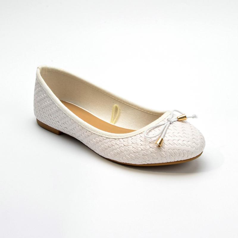 Повседневные женские удобные туфли на плоской подошве слипоны с белым бантом 36 белый 1967₽