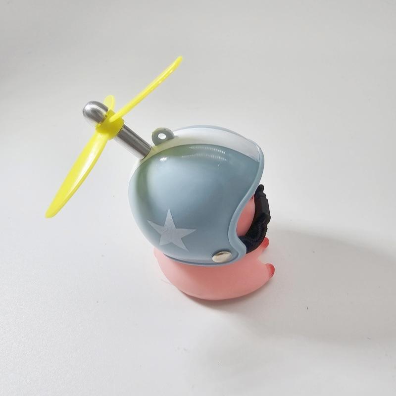 Wind Broken Car Cute Little Pink Pig With Helmet Propeller Wind-Breaking Duck Road Bike Motor Helmet Riding Cycling Car Decor