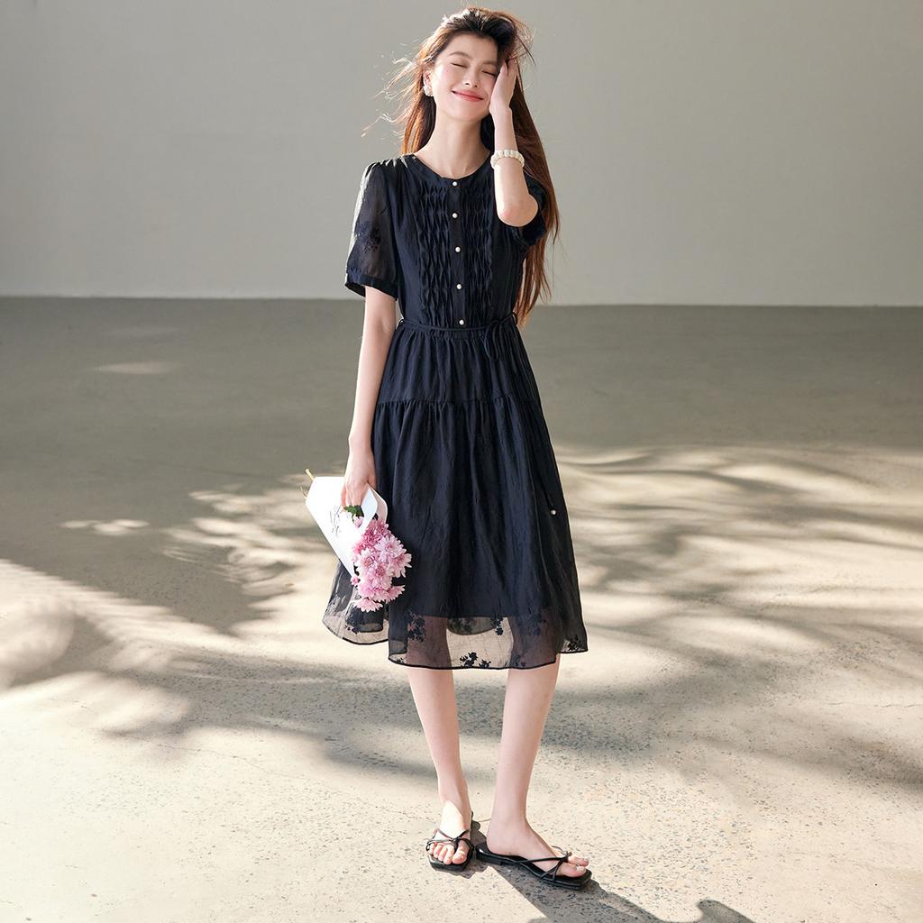 26 year summer dress, high-end and elegant round neck short sleeved skirt, A-line skirt, waist cinching and slimming black dress, skirt