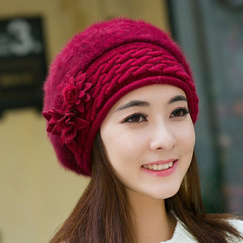 1 Pc Cozy Knit Beret for Women - Warm, Stretchy Acrylic Winter Hat with Ear Protection, Perfect for Skiing & Outdoor Gatherings