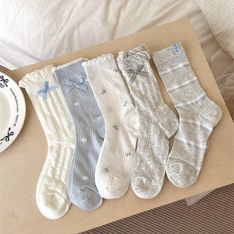 Summer Lightweight Bow Tie Women's Blue Color Pile-up Stockings with Hollowed-out Small Floral Patterns and Mid-length Socks with An Academic Style