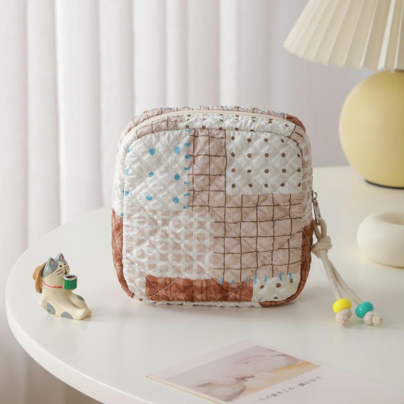 Süße flauschige Mini-Tasche für Binden, Münzen und Lippenstift