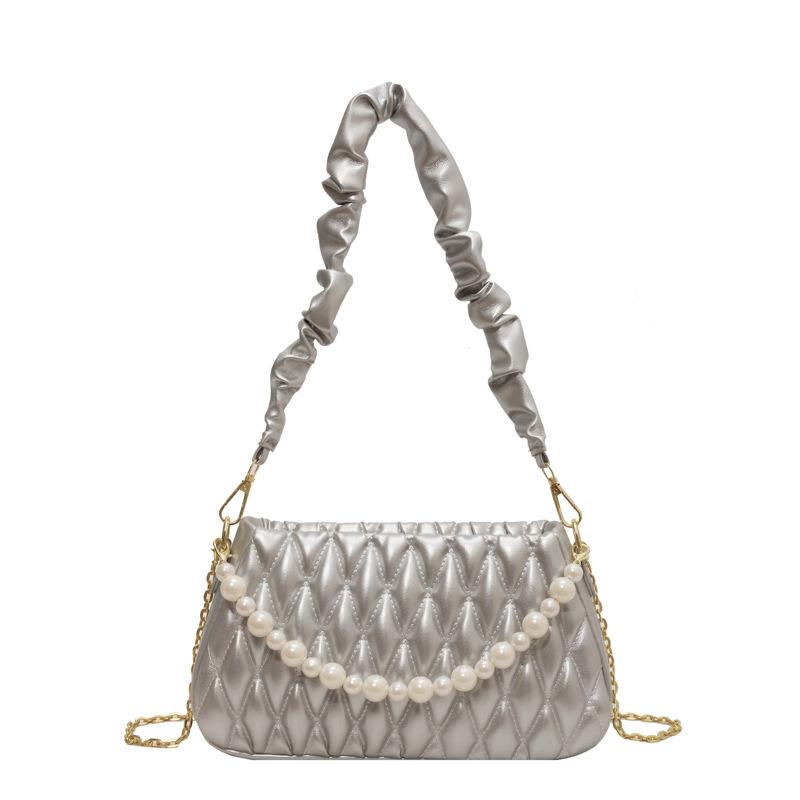 

Niche design fashion pearl women s bag 2025 new foreign style pleated casual fashion versatile shoulder small square bag срібний