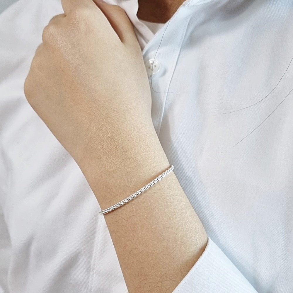 

Curved Round 2mm Silver Bracelet for Men and Women 925 Silver Thin Birthday Gift 2mm / 17cm/ No plating (basic/milky silver)