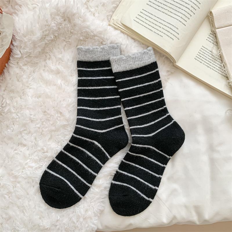 

Women s Autumn and Winter New Products Simple All Match Stripe Color Contrast Lace Wool Tube Pile Socks 1 pair чорний