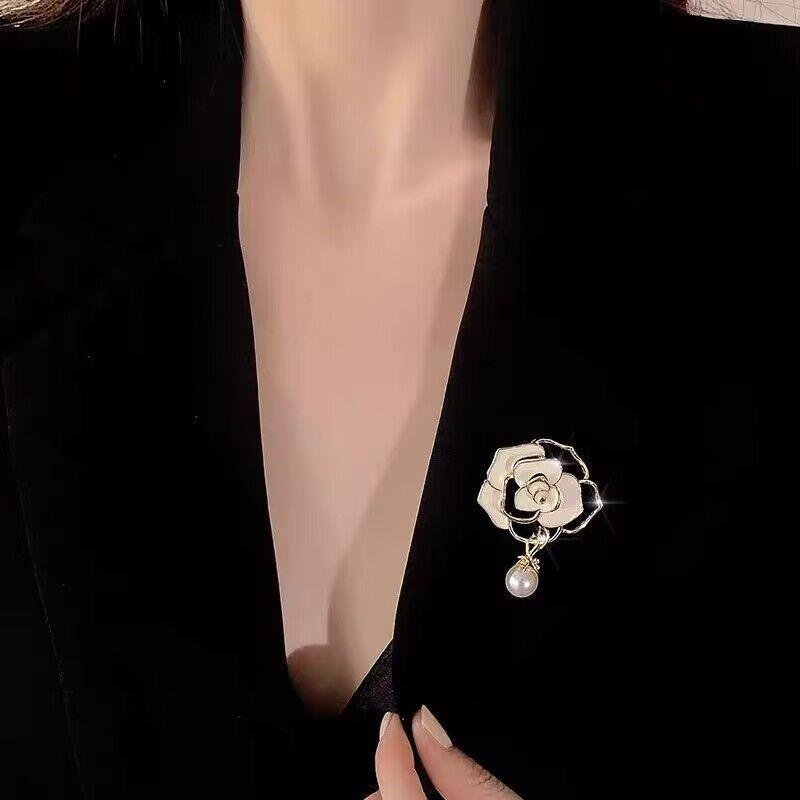 Camellia Brooch: High-End Fashion Alloy Jewelry & Clothing Accessory