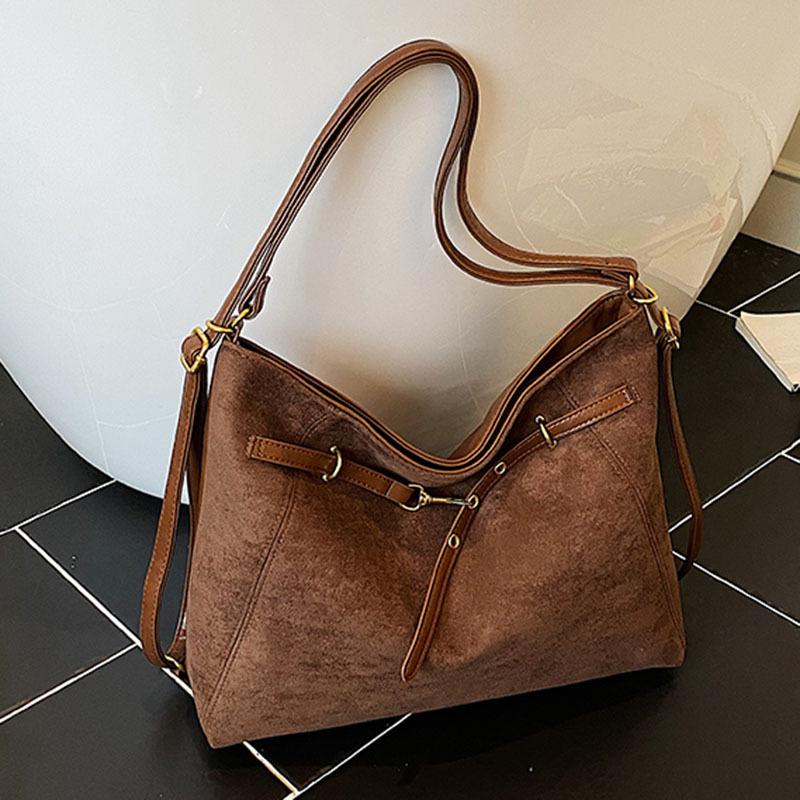

Shoulder bag women s large-capacity new fashion casual commuter bag niche student trendy versatile messenger bag коричневый