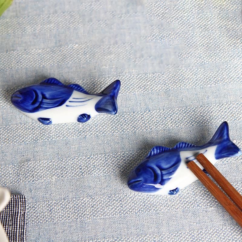 9 Stück Keramik Essstäbchenablage Niedlicher Blauer Fisch Besteckhalter Restaurant Löffelständer Japanischer Stil Sushi Essstäbchenständer für Tisch
