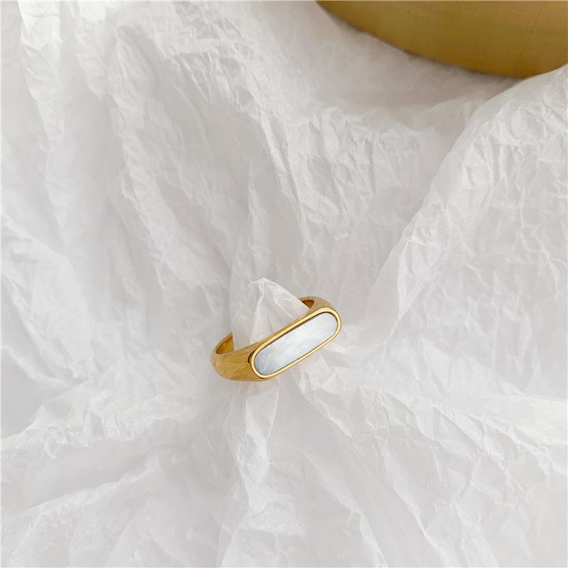 Glossy Shell Titanium Steel Index Finger Ring - Women's Trendy Korean Style with Retro Personality and Mother-of-pearl Design.