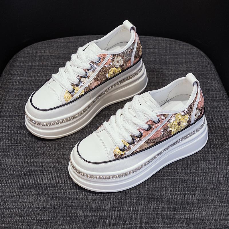 Inner height-increasing little white shoes summer 2025 new fashionable versatile platform sequins small new Chinese board women's shoes