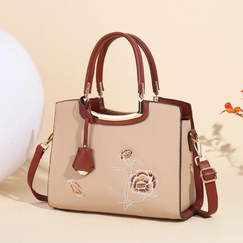 Женская сумка Сумка-мессенджер Женская Новая Китайская Вышивка Мамина сумка Новая Среднего возраста Наплечная женская сумка Сумка