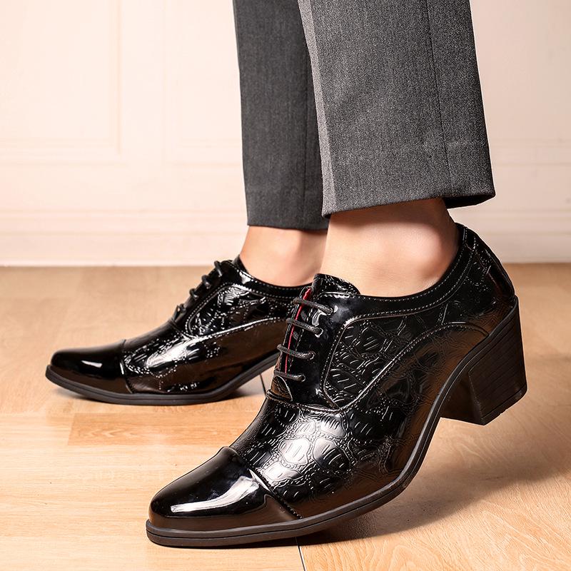Retro Style Men's Pointed Leather Dress Shoes - Shiny, Height-Increasing, Plus Size Fashion for Hairstylists.